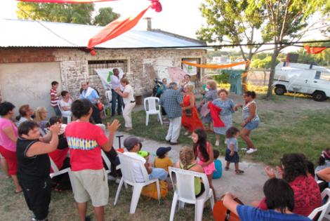 Teatro Comunitario del Cerro en Recreo del Barrio Artigas / Foto: Javier Cáceres