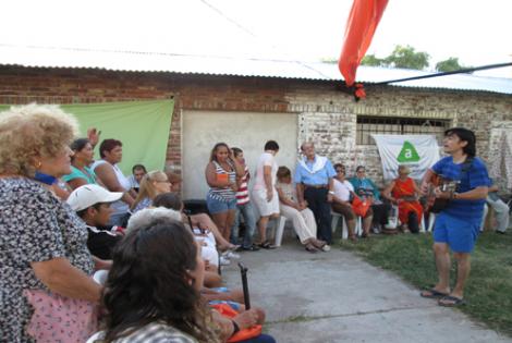 Cantautor chileno Pablo Morales en Recreo del Barrio Artigas / Foto: Javier Cáce