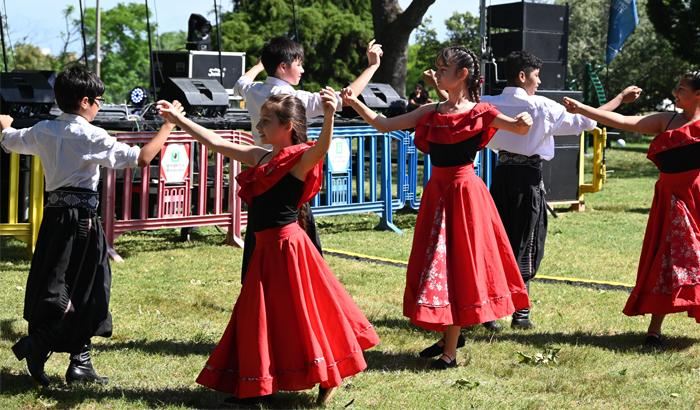 Danza Nativa Raza Oriental